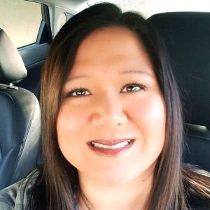 Meet your Posher, Dee dee